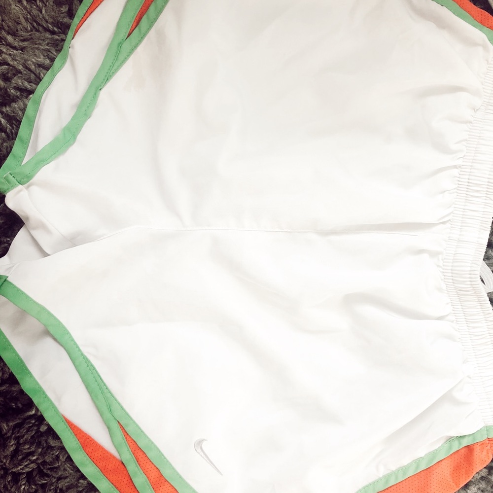 🍉 🍉 White Nike Shorts